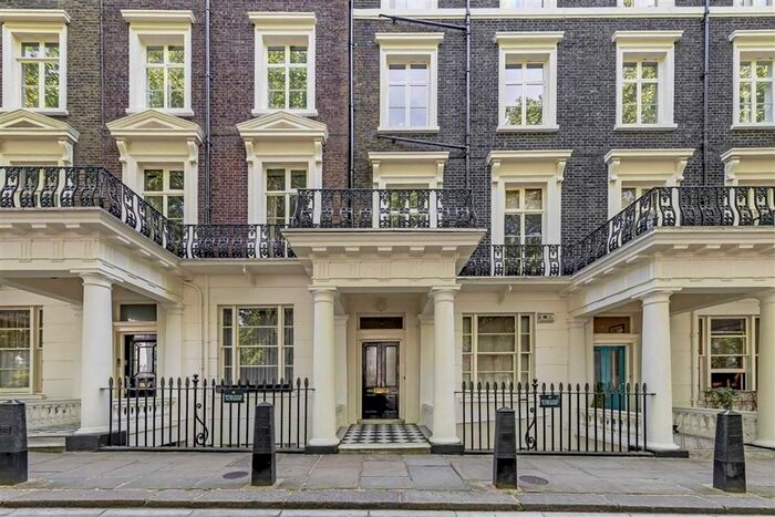 Studio To Rent In Sussex Gardens, London, W2