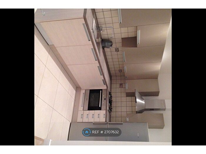 3 Bedroom Flat To Rent In Staverton Road, London, NW2