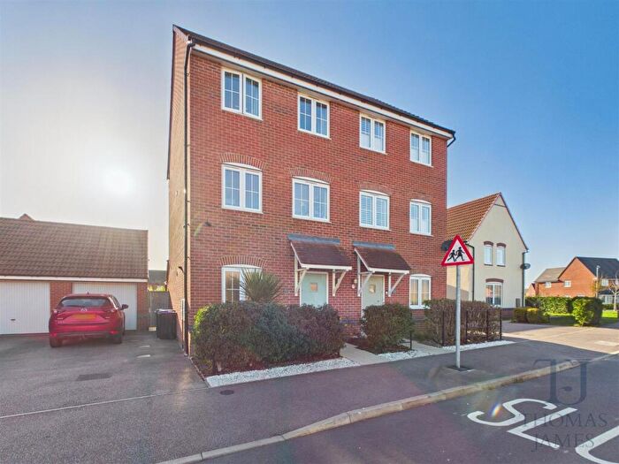 4 Bedroom Semi Detached House For Sale In Harvest Drive, Cotgrave, Nottingham, NG12