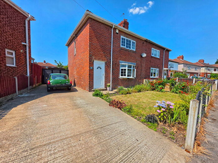 2 Bedroom Semi-Detached House For Sale In Chapel Place, Ardsley, Barnsley, S71