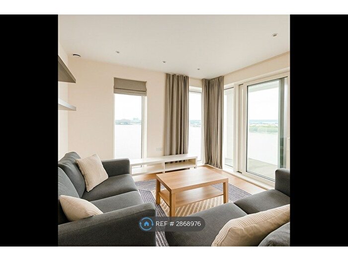 2 Bedroom Flat To Rent In Hampton Apartments, London, SE18