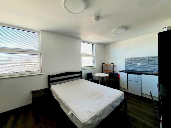 Studio To Rent In Parish Lane, London, SE20