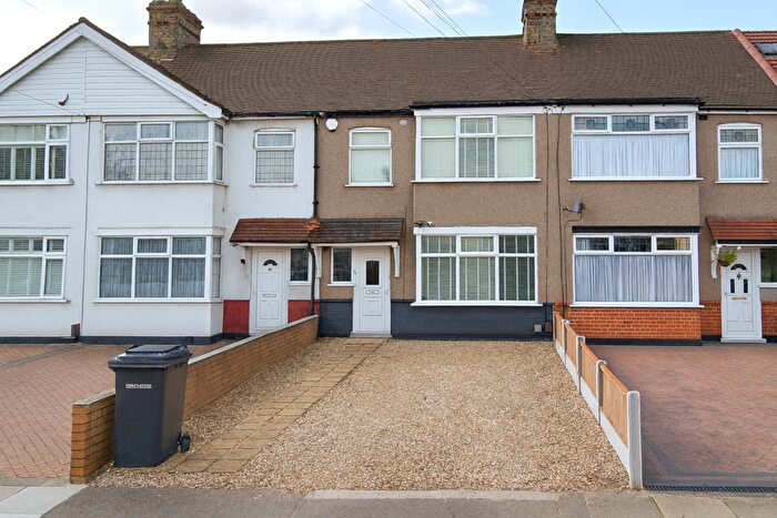 3 Bedroom Terraced House To Rent In Baron Gardens, Ilford, IG6