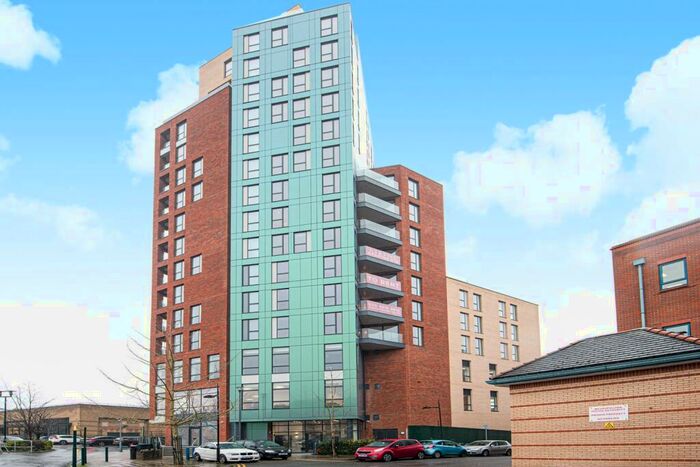 2 Bedroom Flat To Rent In St. Marks Road Bromley, BR2