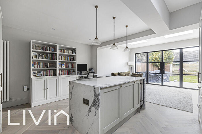 2 Bedroom Flat For Sale In Sydenham Road, Croydon, CR0
