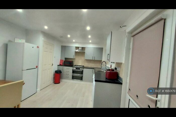 4 Bedroom Terraced House To Rent In Macauley Place, Kilmarnock, KA3