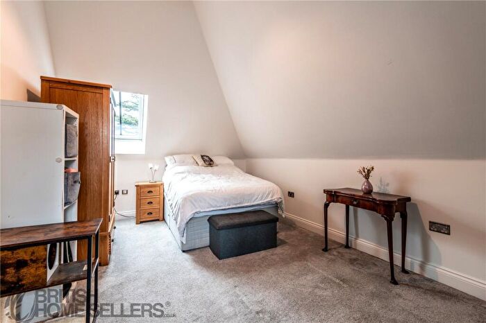 2 Bedroom Apartment For Sale In Yorke Road, Reigate, Surrey, RH2