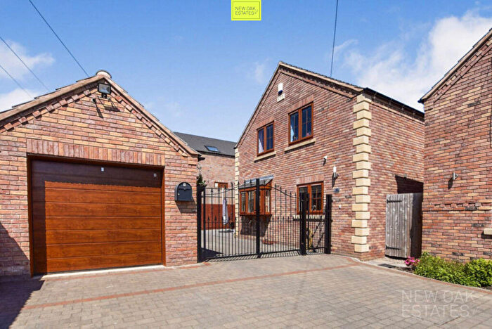 4 Bedroom Detached House For Sale In Orchard View, North Wingfiled, S42