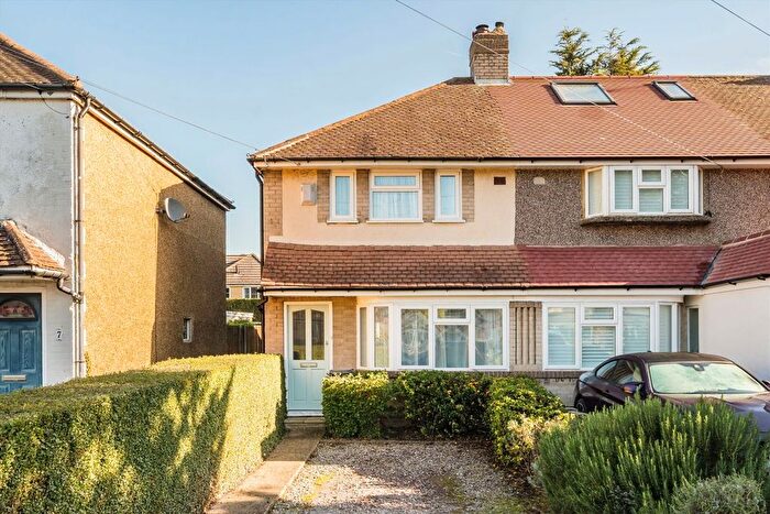 3 Bedroom End Terrace House For Sale In Swan Close, Hanworth, TW13