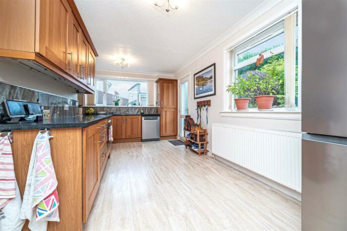 2 Bedroom Semi-Detached House For Sale In Thimblehall Drive, Dunfermline, KY12