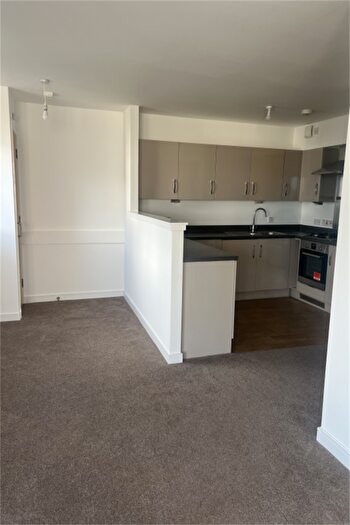 2 Bedroom Flat To Rent In Robin Place, EH16