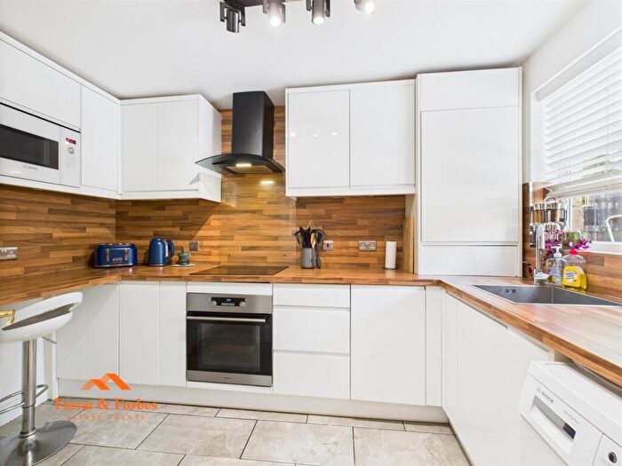 3 Bedroom Semi-Detached House For Sale In Sykefield, Brierfield, Nelson, BB9