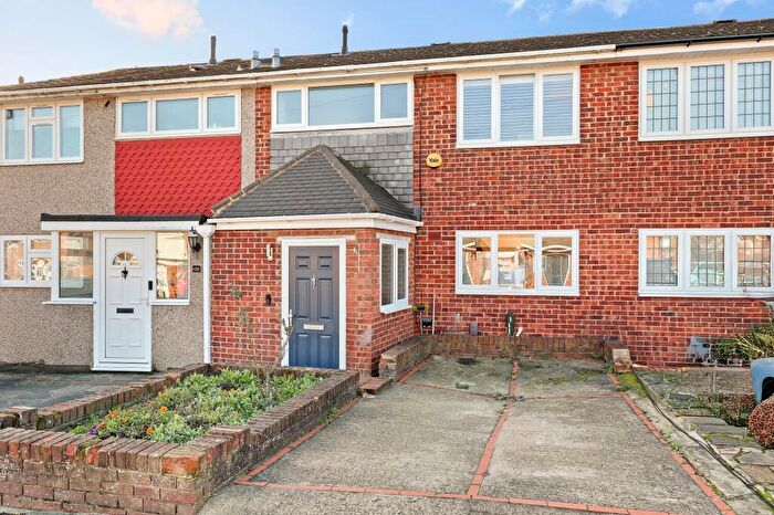 3 Bedroom Terraced House For Sale In Navarre Gardens, Romford, RM5