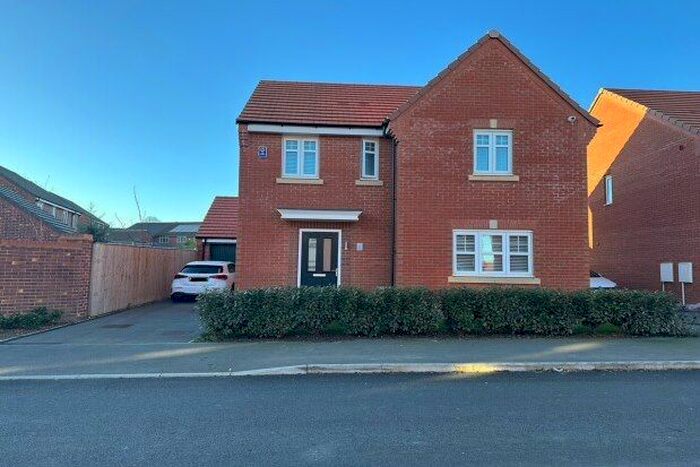 4 Bedroom Property To Rent In Tippler Drive, Wakefield, WF3