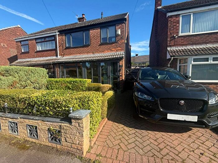 3 Bedroom Semi-Detached House For Sale In Alder Road, Failsworth, Manchester, M35