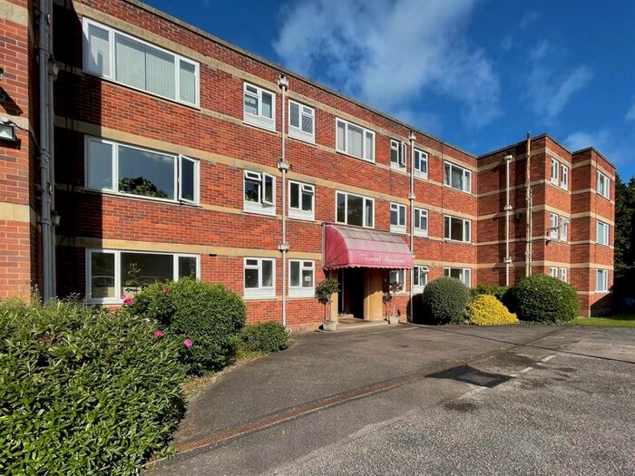 Studio To Rent In St Leonards, Exeter, EX2