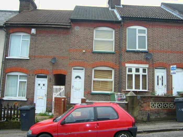 2 Bedroom Terraced House To Rent In Salisbury Road, Luton, LU1