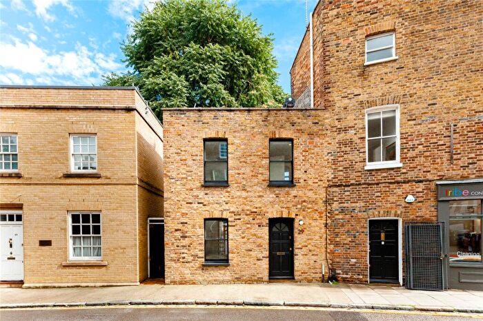 1 Bedroom Terraced House To Rent In Florence Street, Canonbury, N1
