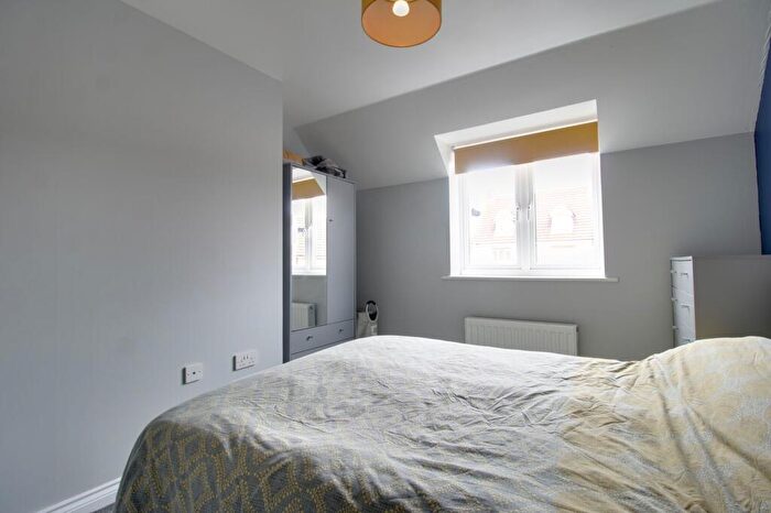 2 Bedroom Coach House For Sale In Piernik Close, Swindon, SN25