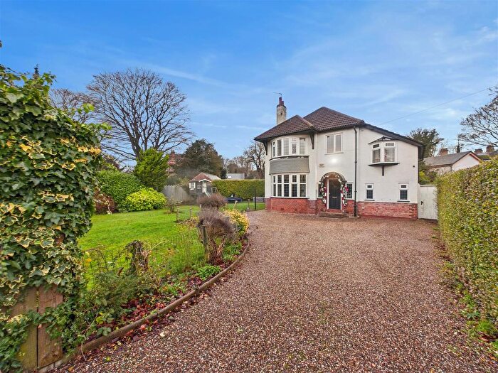 4 Bedroom Detached House For Sale In Station Road, Hessle, HU13