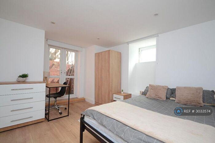 10 Bedroom Semi-Detached House To Rent In Aubrey Road, Manchester, M14