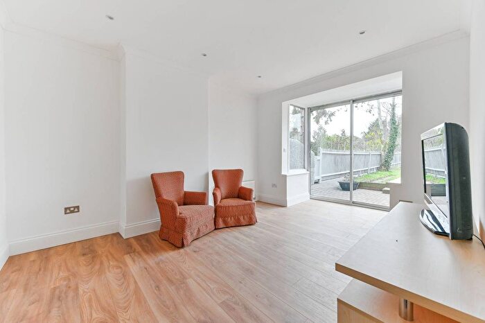 4 Bedroom Detached House To Rent In Glenthorne Gardens, Sutton, SM3