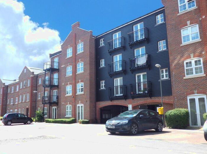 2 Bedroom Flat To Rent In Coxhill Way, Aylesbury, Buckinghamshire, HP21