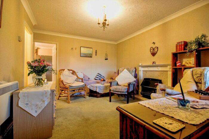 3 Bedroom Detached House For Sale In Ynys-Y-Coed, Oakdale, NP12