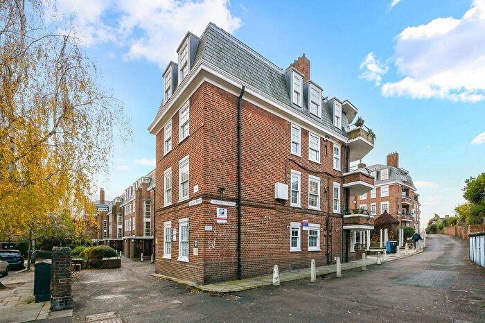 2 Bedroom Flat For Sale In York Rise, Dartmouth Park, NW5