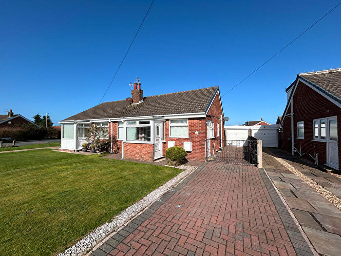 2 Bedroom Detached Bungalow For Sale In Grasmere Road, Knott-End-On-Sea - Well Presented True Semi Detached Bungalow, FY6