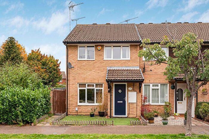 3 Bedroom End Terrace House To Rent In Forresters Drive, Welwyn Garden City, Hertfordshire, AL7