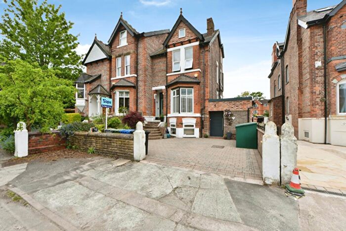 5 Bedroom Semi-Detached House For Sale In Rookfield Avenue, Sale, M33