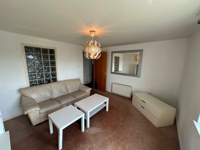 2 Bedroom Flat To Rent In Robertson Gait, Gorgie, Edinburgh, EH11