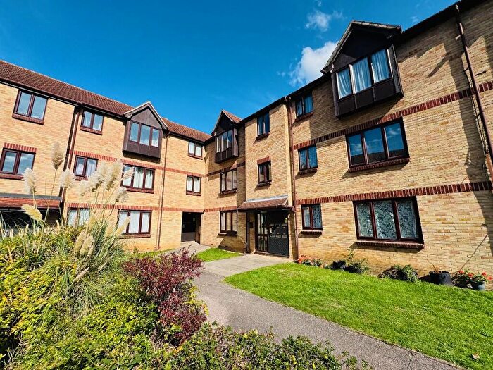 1 Bedroom Flat For Sale In Willow Court, Dagenham, London, RM8
