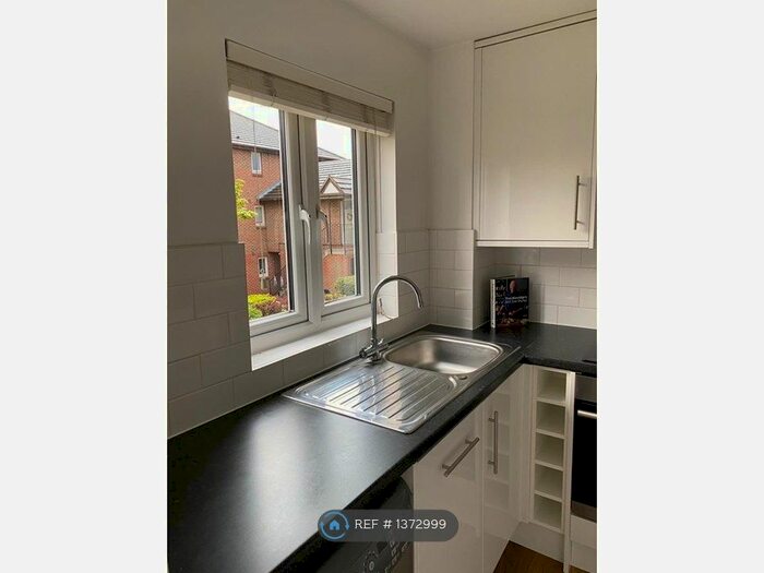 2 Bedroom Flat To Rent In Earlsfield, London, SW17
