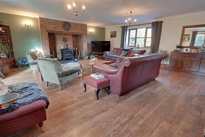 5 Bedroom Detached House For Sale In Greenfields, Cheltenham Road East, Gloucester, GL2