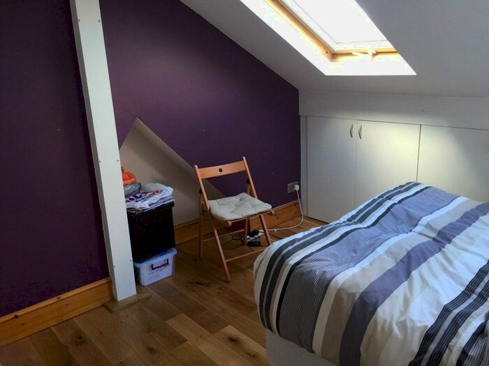 Terraced House To Rent In Spencer Avenue, London, N13