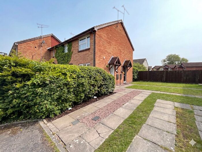 1 Bedroom Terraced House For Sale In Glenfield Road, Luton, Bedfordshire, LU3