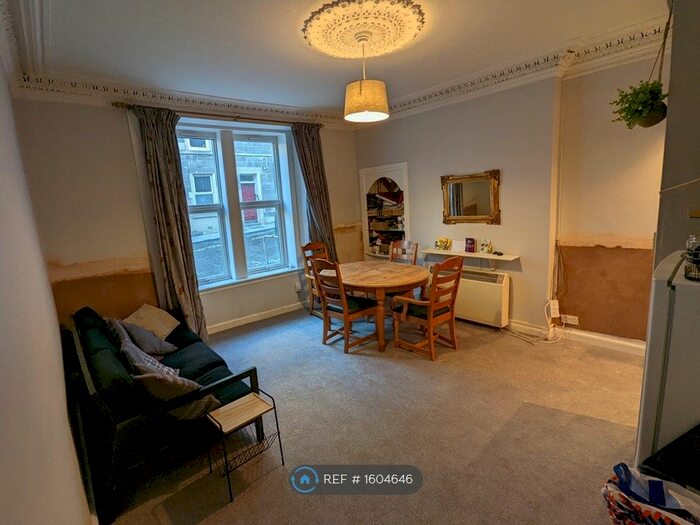 2 Bedroom Flat To Rent In Newton Street, Edinburgh, EH11