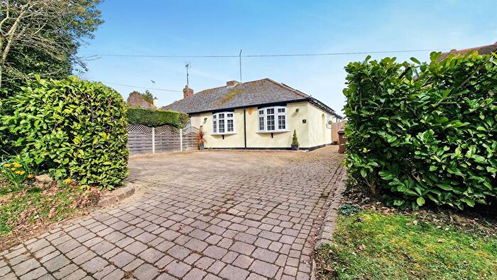 2 Bedroom Bungalow For Sale In Hyde Lane, Danbury, CM3