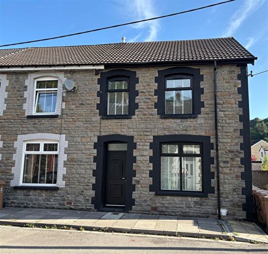 3 Bedroom End Of Terrace House For Sale In John Street, Ynysddu, Newport, NP11