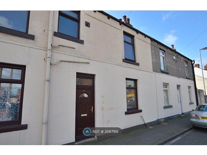 2 Bedroom Terraced House To Rent In Canal Lane, Lofthouse, Wakefield, WF3