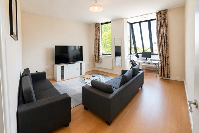 1 Bedroom Apartment To Rent In Clipper Way, London, SE13