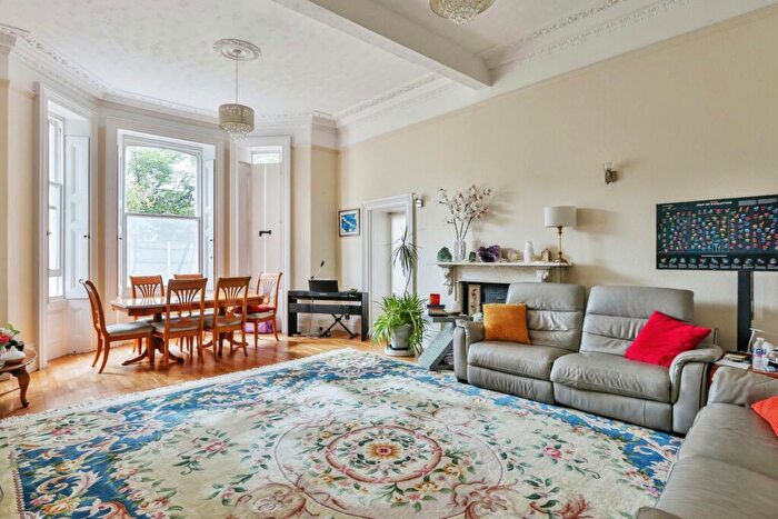 3 Bedroom Flat For Sale In Wimborne Road, Bournemouth, Dorset, BH2