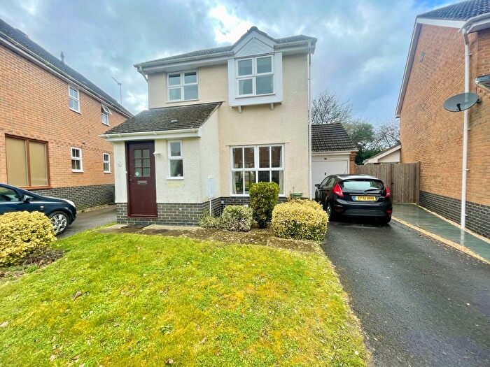 3 Bedroom Detached House For Sale In Kennet Road, Petersfield, Hampshire, GU31