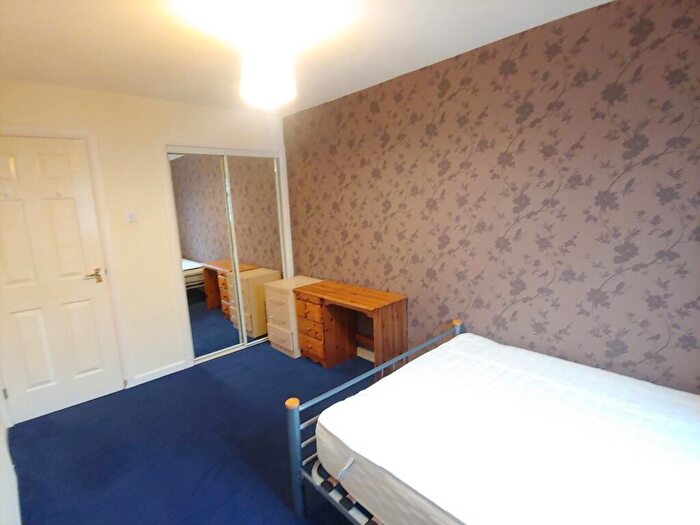 2 Bedroom Flat To Rent In Duff Street, Dalry, Edinburgh, EH11