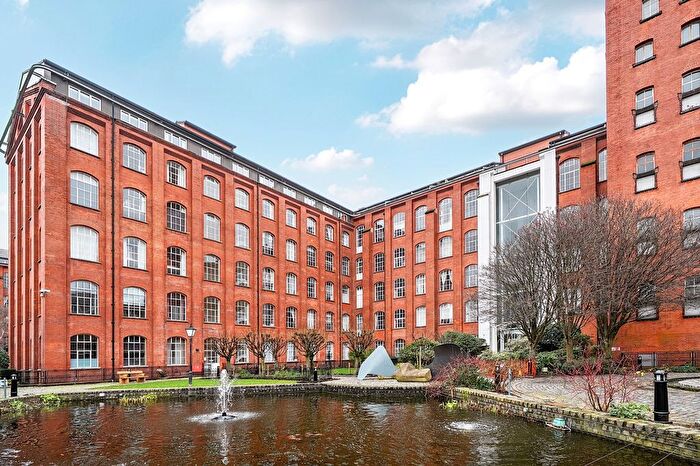 2 Bedroom Flat For Sale In Lexington Building, Bow Quarter, E3