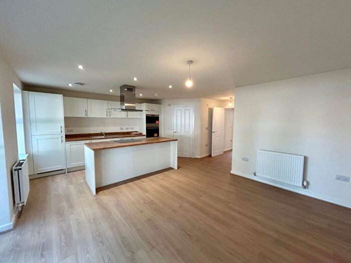 2 Bedroom Flat To Rent In Kestrel House, Sandpiper Drive, Doncaster, DN4