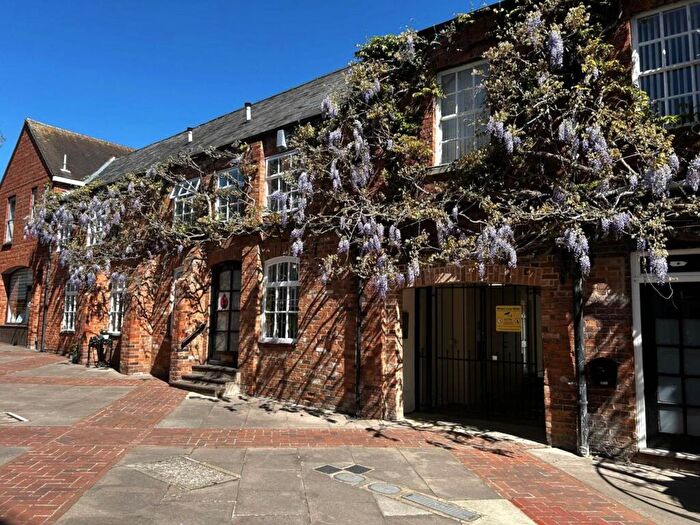 2 Bedroom Apartment To Rent In White Lion Apartments, Banbury Town Centre, OX16