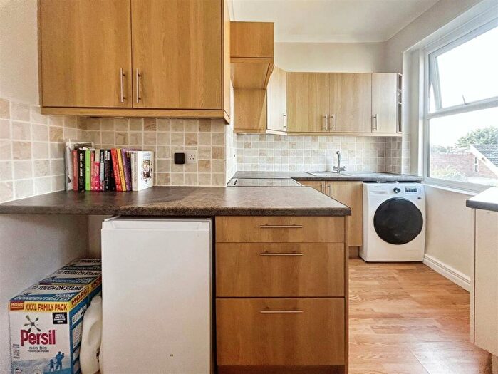 1 Bedroom Flat For Sale In Sea Street, Herne Bay, CT6